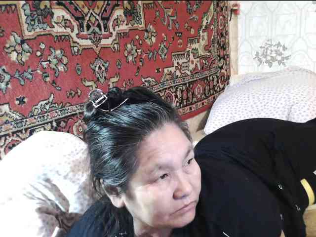 MilfZulfiya webcam