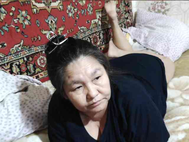 MilfZulfiya webcam