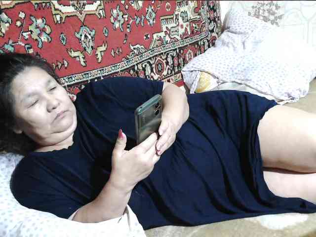 MilfZulfiya webcam