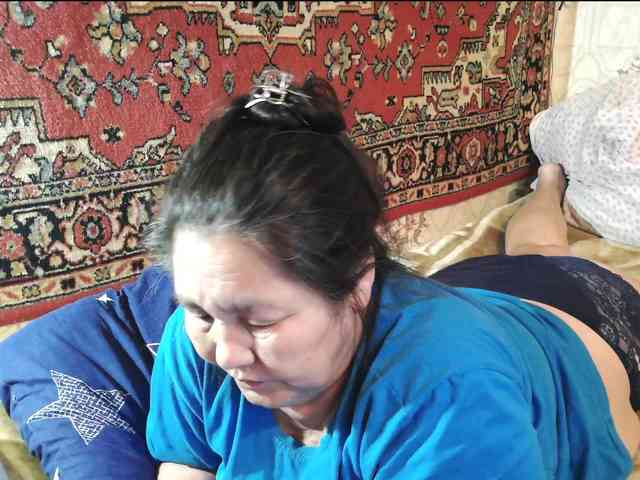 MilfZulfiya webcam