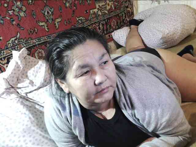 MilfZulfiya webcam