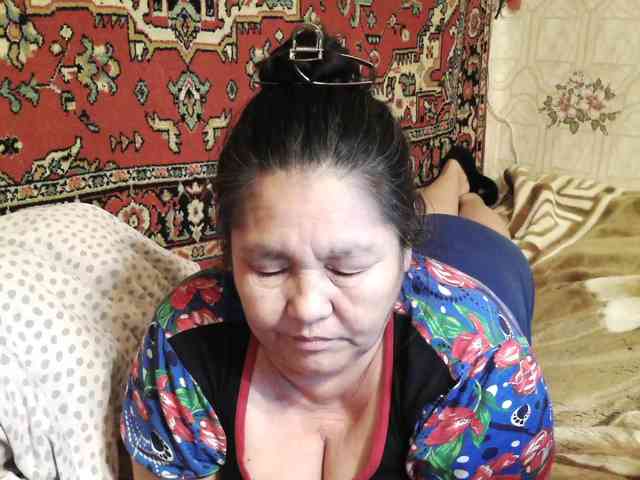 MilfZulfiya webcam