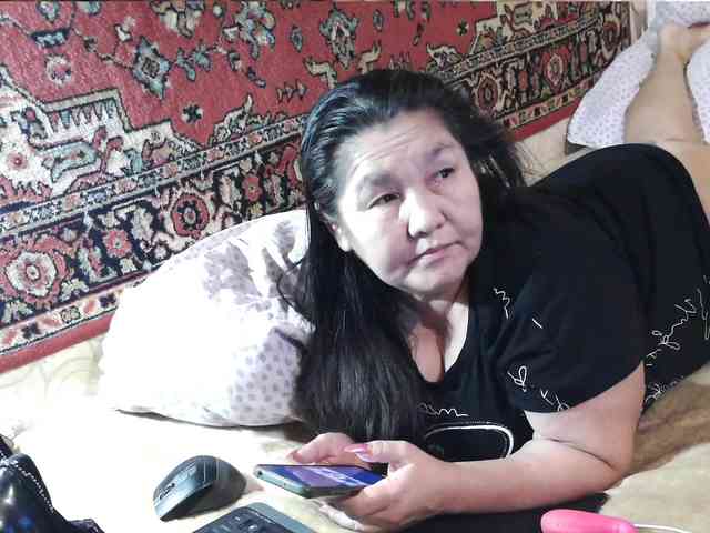 MilfZulfiya webcam