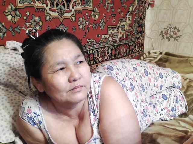 MilfZulfiya webcam