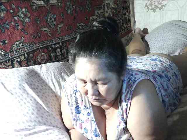 MilfZulfiya webcam