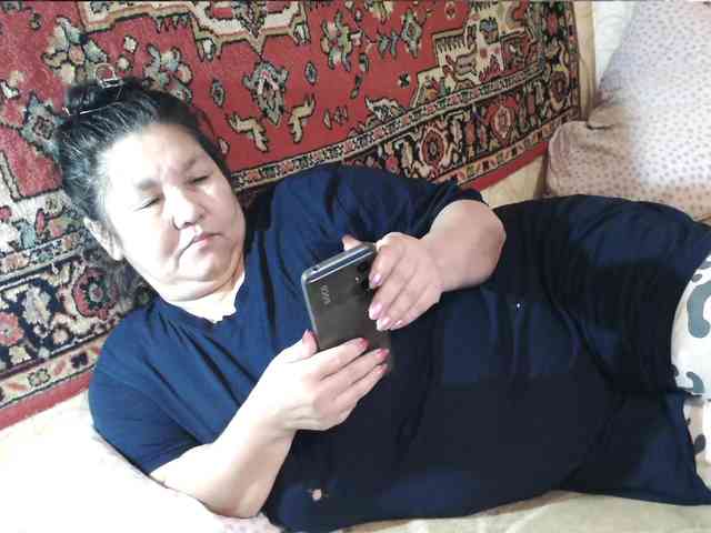 MilfZulfiya webcam