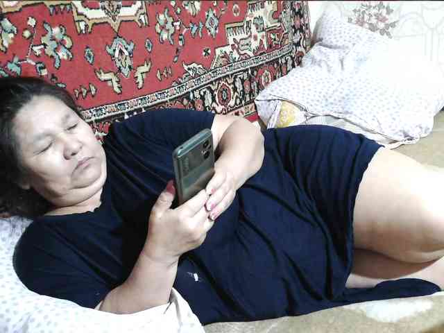 MilfZulfiya webcam