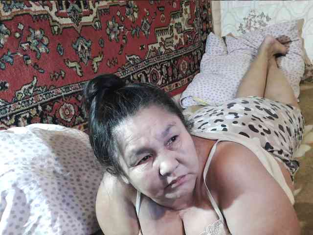 MilfZulfiya webcam