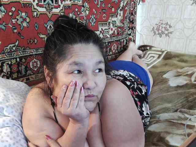 MilfZulfiya webcam