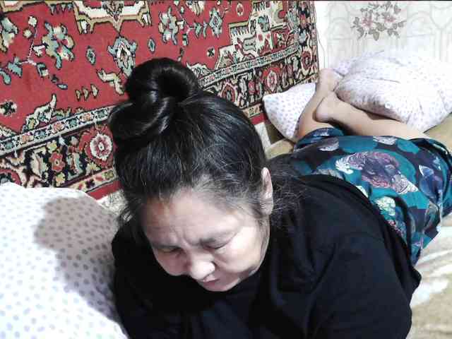 MilfZulfiya webcam