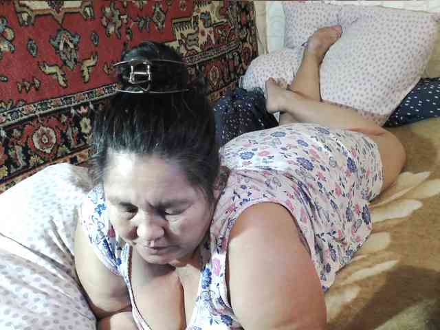 MilfZulfiya webcam