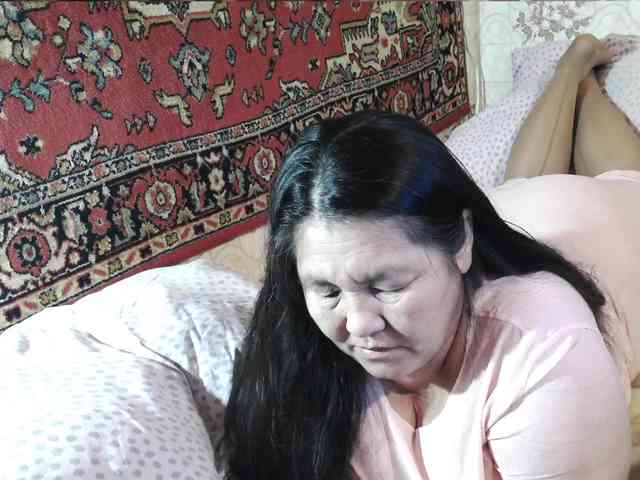 MilfZulfiya webcam
