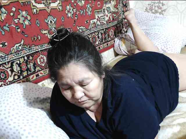 MilfZulfiya webcam