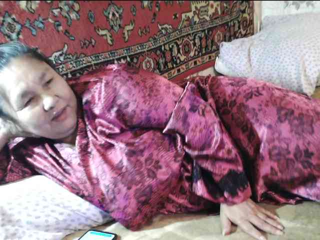MilfZulfiya webcam