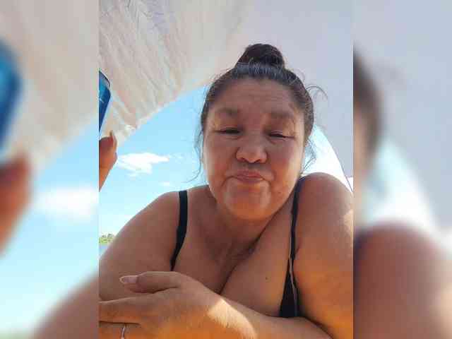 MilfZulfiya webcam