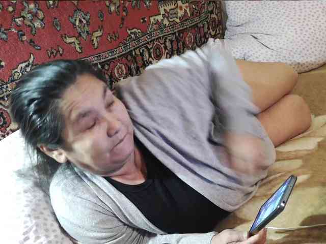 MilfZulfiya webcam
