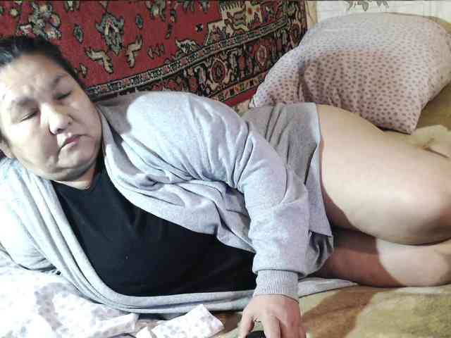 MilfZulfiya webcam