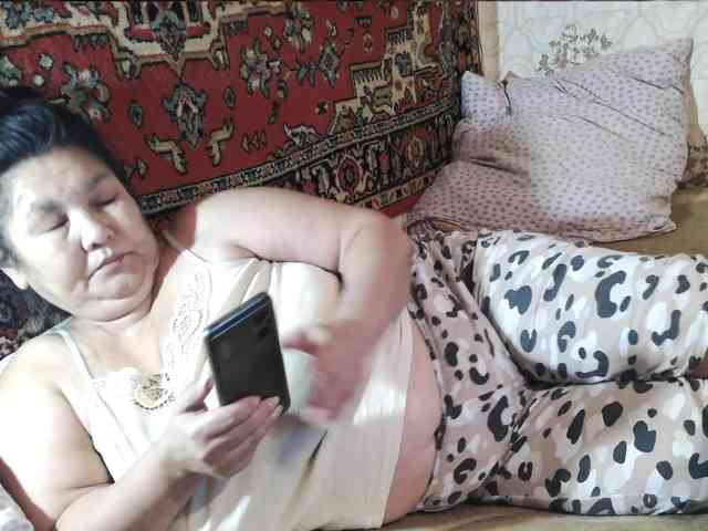 MilfZulfiya webcam