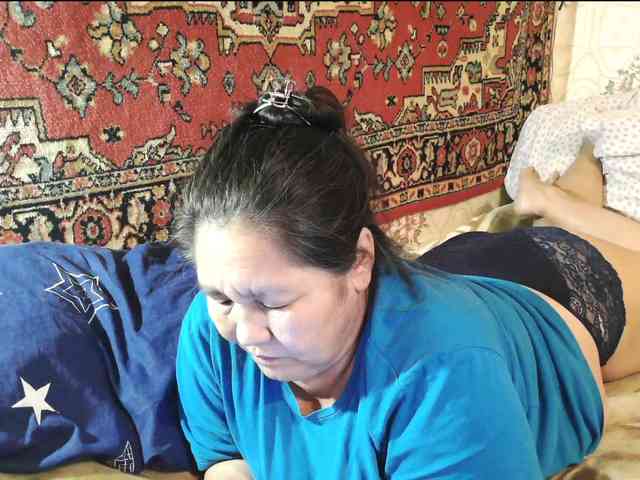 MilfZulfiya webcam