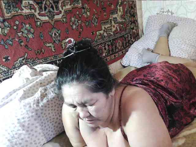 MilfZulfiya webcam