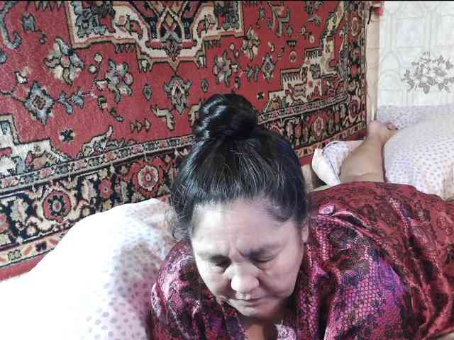 MilfZulfiya webcam