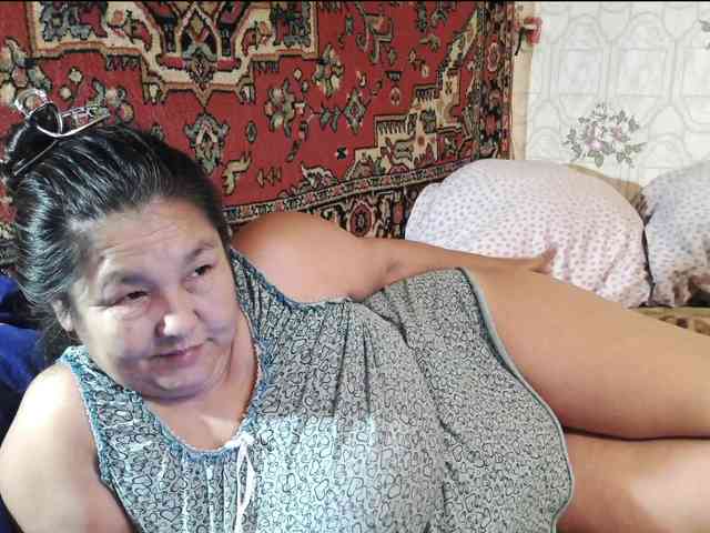 MilfZulfiya webcam