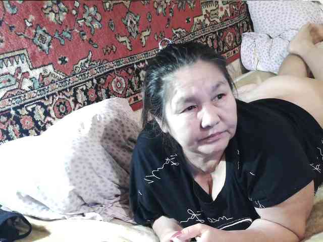 MilfZulfiya webcam