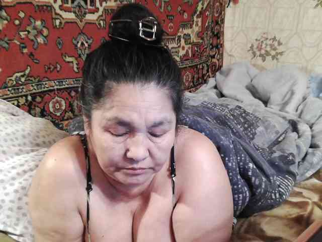 MilfZulfiya webcam