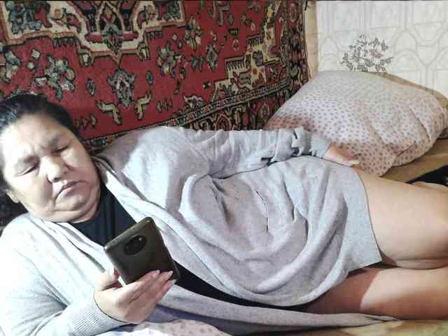 MilfZulfiya webcam