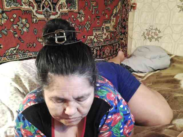 MilfZulfiya webcam