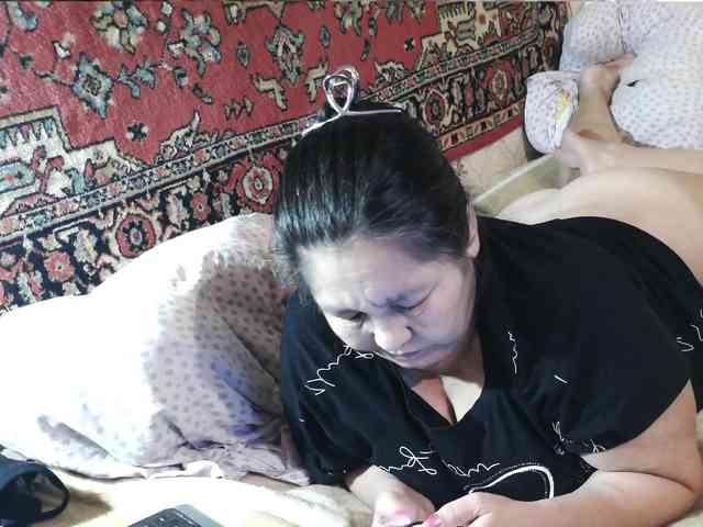 MilfZulfiya webcam