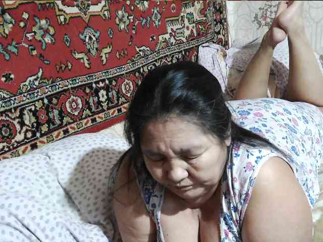 MilfZulfiya webcam