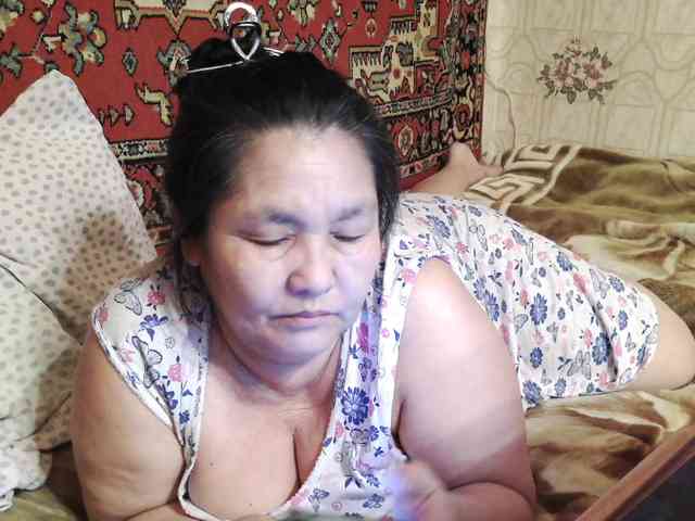 MilfZulfiya webcam