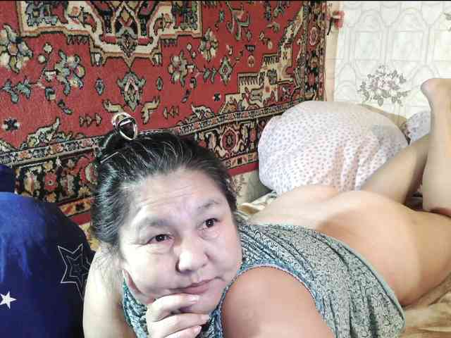 MilfZulfiya webcam