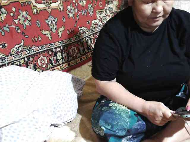 MilfZulfiya webcam