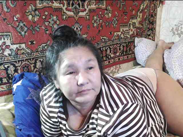MilfZulfiya webcam