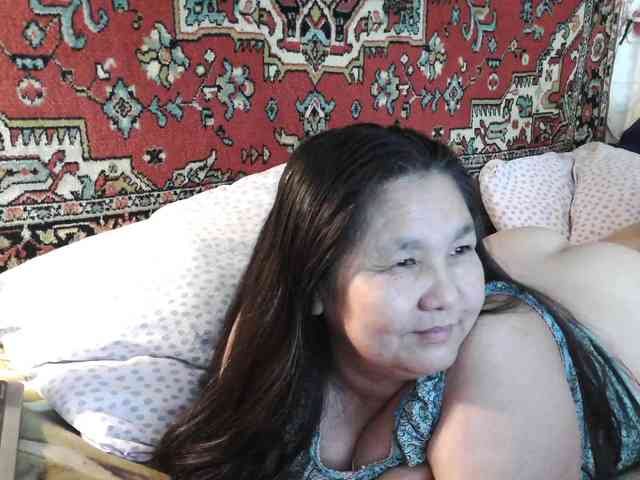 MilfZulfiya webcam