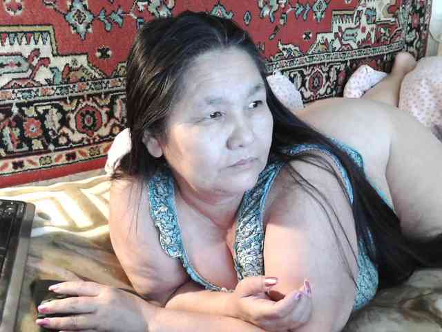 MilfZulfiya webcam