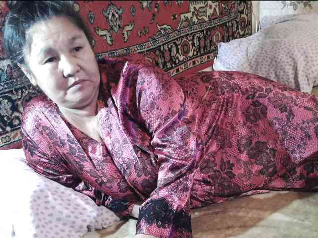 MilfZulfiya webcam