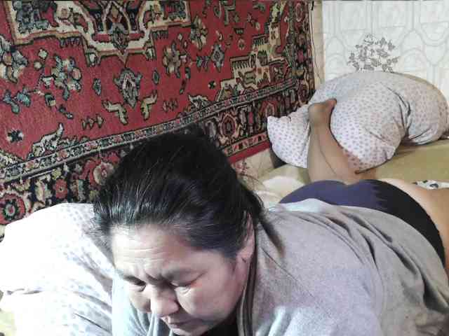 MilfZulfiya webcam