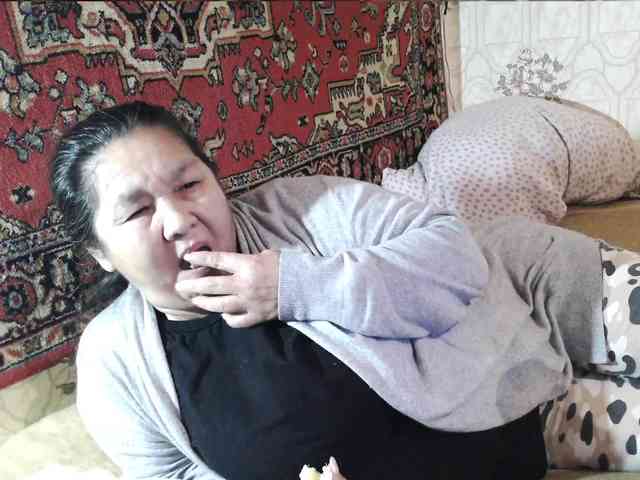MilfZulfiya webcam