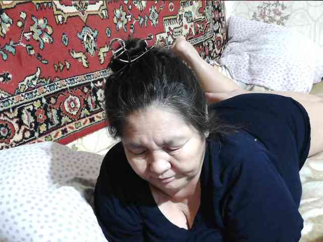 MilfZulfiya webcam
