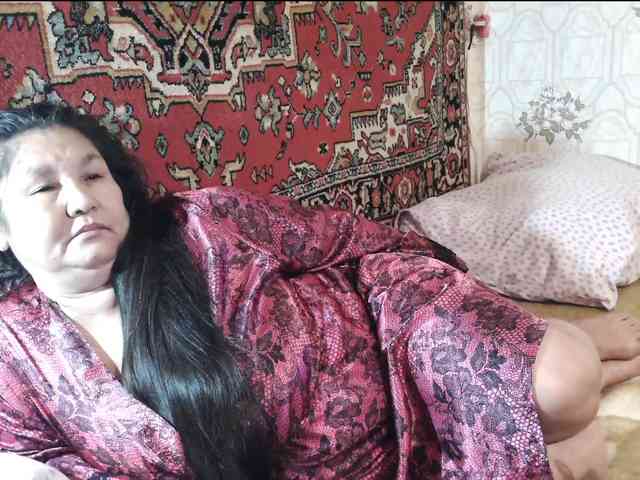 MilfZulfiya webcam