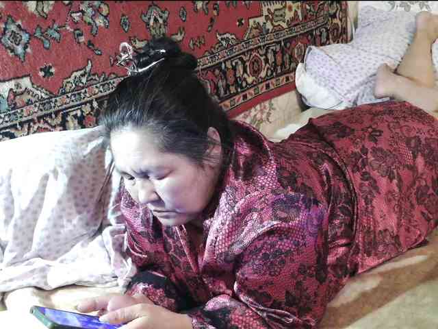 MilfZulfiya webcam