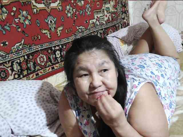 MilfZulfiya webcam