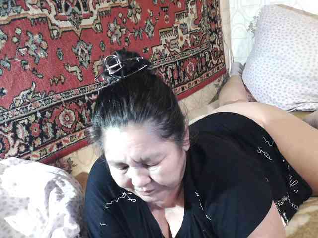 MilfZulfiya webcam