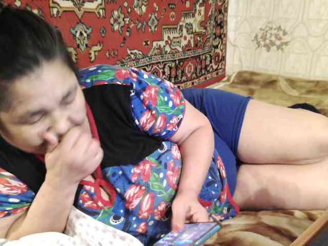 MilfZulfiya webcam