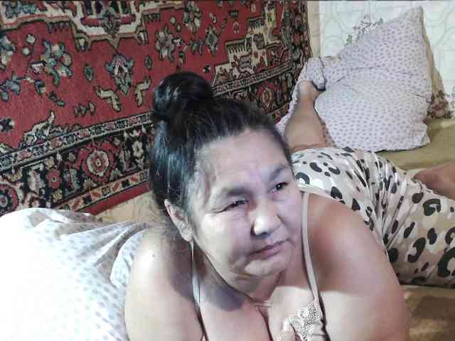 MilfZulfiya webcam