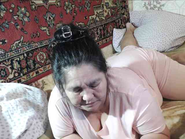 MilfZulfiya webcam