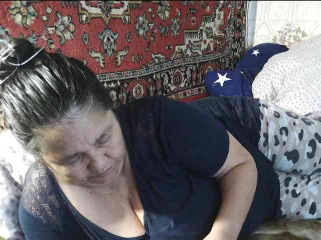 MilfZulfiya webcam